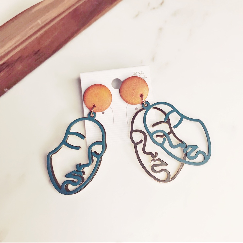 NEW😻 Picasso Abstract Face 2 Tone Earrings